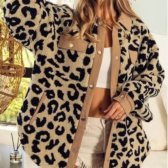 BiBi Jackets & Blazers - BIBI OVERSIZED LEOPARD SHERPA SHACKET